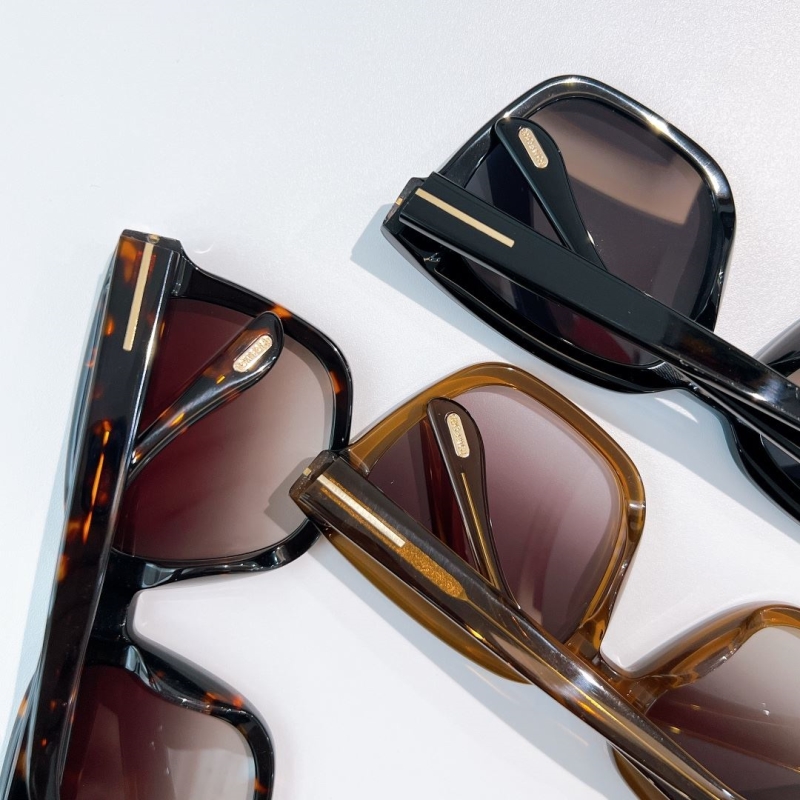 TOM FORD